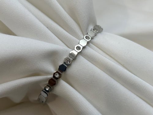 اساور خلية النحل