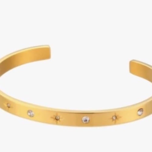 مجموعة اساور ذهبية مرصعة بالزركون