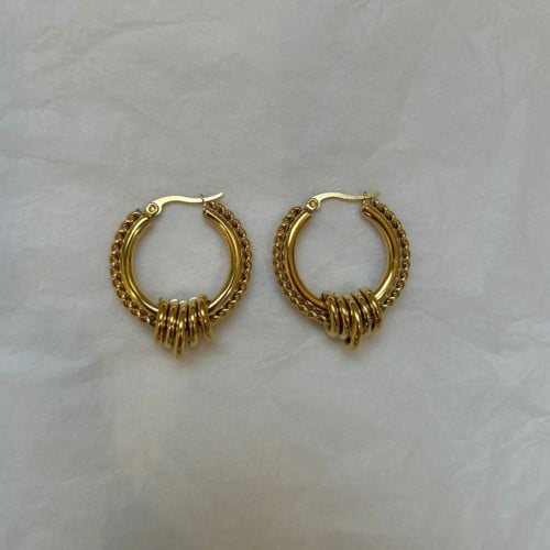 حلق ذهبي بنمط حلقات