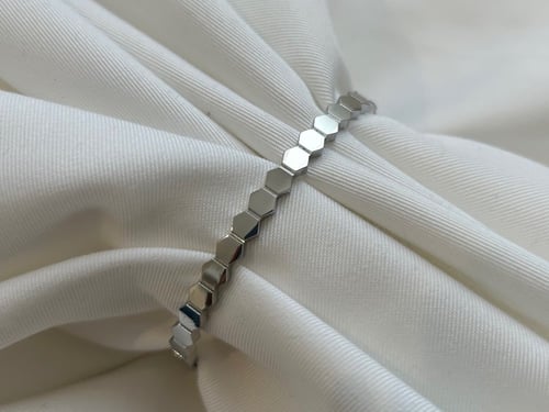 اساور خلية النحل