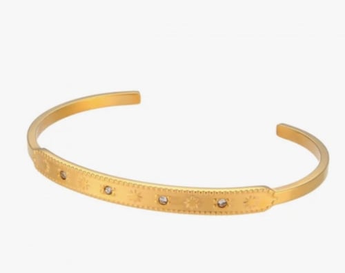 مجموعة اساور ذهبية مرصعة بالزركون