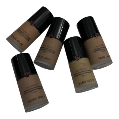 اساس جورجيو ارماني مات ضد الماء للبشرات السمراء
