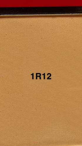 بودرة مضغوطه للبشرة الحنطية المتوسطة 1R12