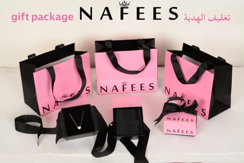 قلادة الزهرة الفاخرة باللون الأبيض مع حبات الزيركو...