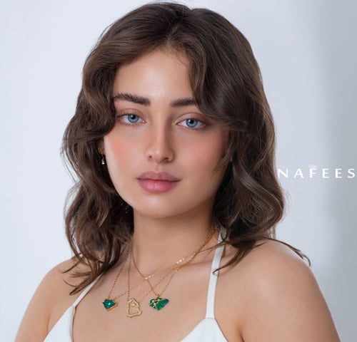 سلسال خريطة المملكة باللون الذهبي مصنوع من الفضة ا...