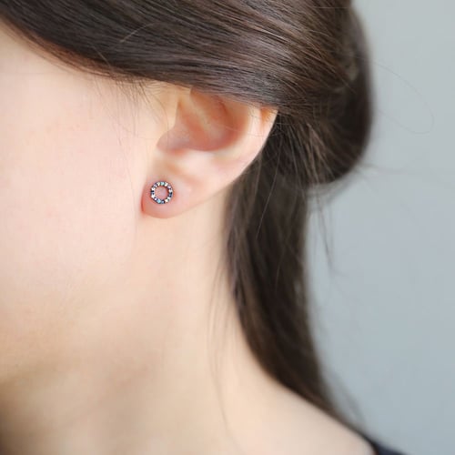 أقراط الحلقة الدائرية المتلألئة بألوان الربيع مطلي...