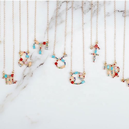 قلادة برج الجدي بأحجار الزيركون ملونة ومطلية بالذه...