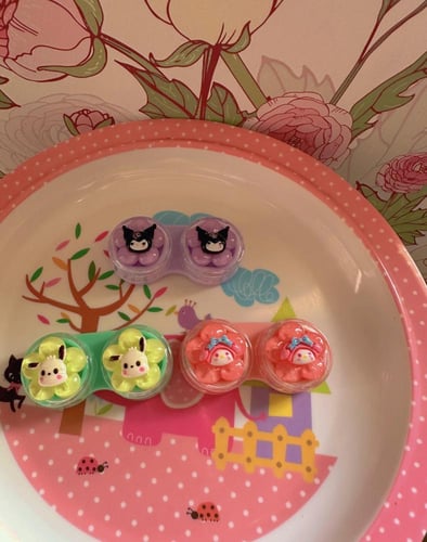 3 علب عدسات سانريو ورد