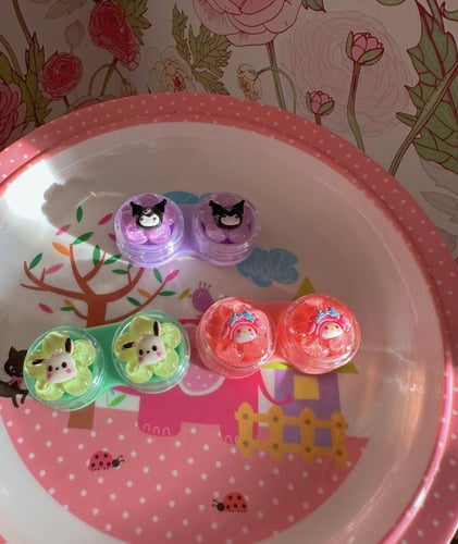 3 علب عدسات سانريو ورد