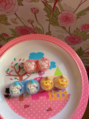 3 علب عدسات سانريو لطيف