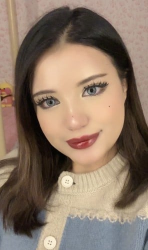 تايلور ايز زوج عدسات سنوية