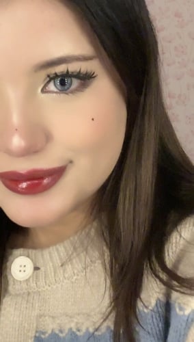 تايلور ايز زوج عدسات سنوية