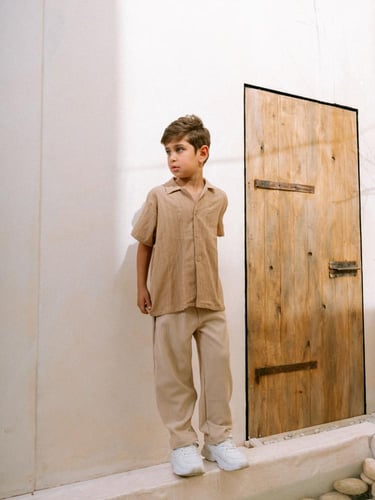 طقم قميص أطفال زيتي