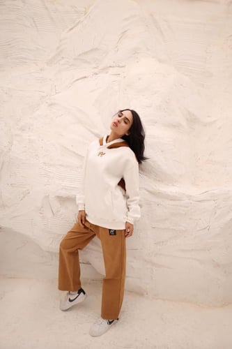 هودي أبيض وبني