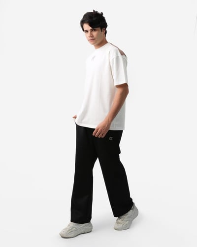 تيشيرت أبيض وبني