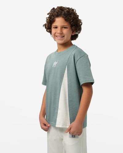 طقم للأطفال ( تيشرت نعناعي + بنطلون )