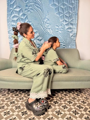 نسيبة حافظ x ثوب صغيري طقم أخضر