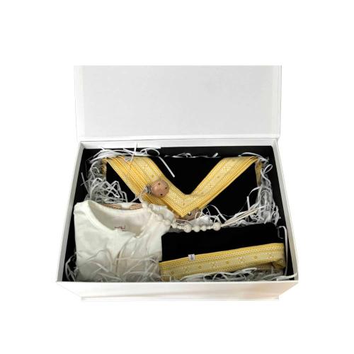 صندوق هدية - ٣ قطع بربتوز أبيض + كوفلية اسود + طاق...