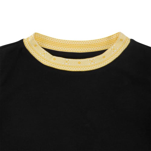 بلوزة أكمام قصيرة و شورت اسود