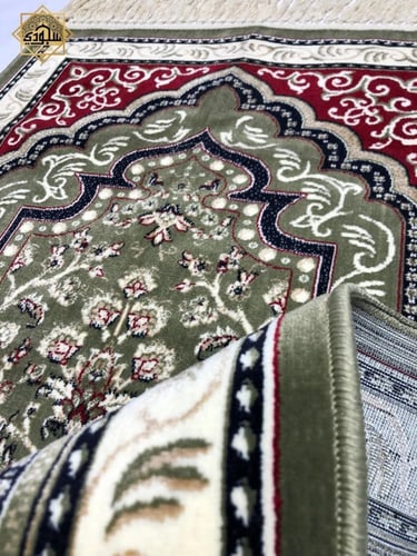 سجادة نقوشات إسلامية (زيتي)