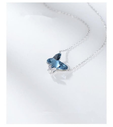 عقد الفراشة الزرقاء