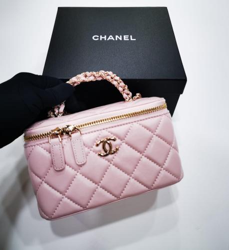 حقيبة شانيل فانيتي كافيار (Chanel Caviar Vanity wi...