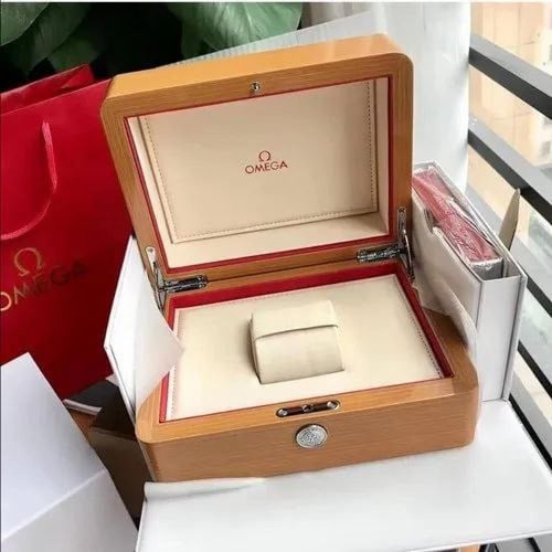 ساعة أوميغا كونستليشن النسائية كوبي سويس