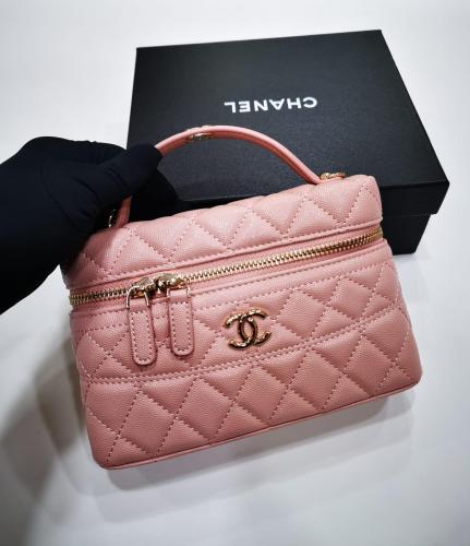 حقيبة شانيل فانيتي كافيار (Chanel Caviar Vanity wi...