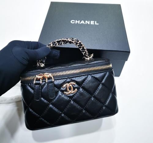 حقيبة شانيل فانيتي كافيار (Chanel Caviar Vanity wi...