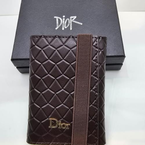 ديور بوك للجنسين