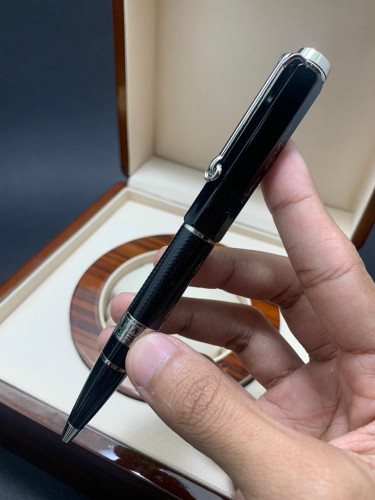 قلم مونت بلانك درجة أولى