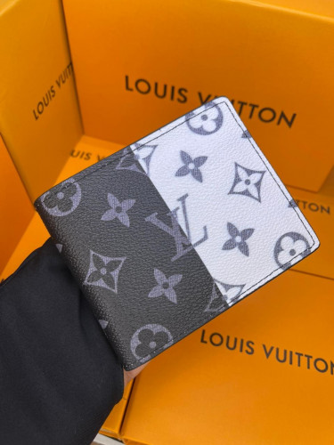 محفظة لويس فيتون درجة أولى