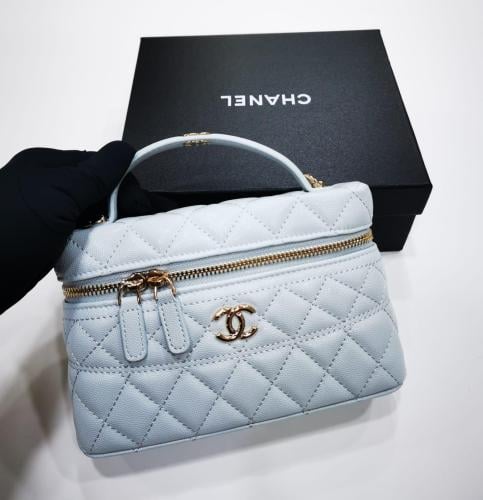 حقيبة شانيل فانيتي كافيار (Chanel Caviar Vanity wi...