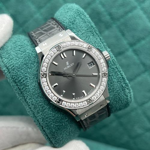 هوبلو كلاسيك نسائية القطر 33 مم كوبي سويس