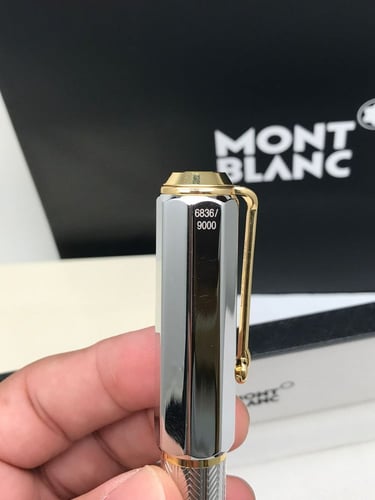 قلم مونت بلانك درجة أولى