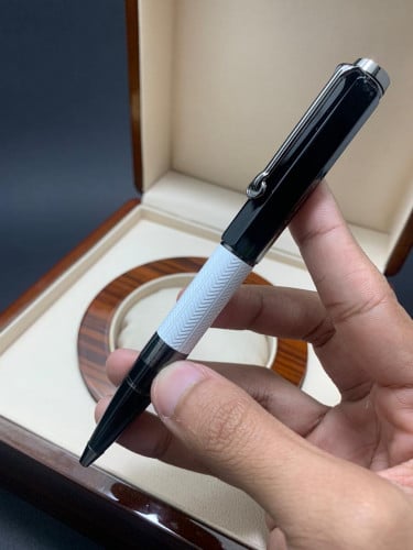 قلم مونت بلانك درجة أولى