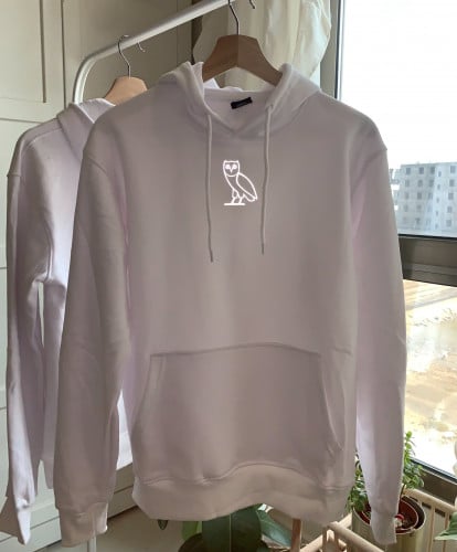 هودي بطباعة بومة مضيئه وعباره بالظهر