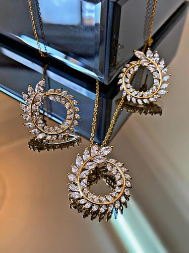 طقم شوبارد قلادة مع حلق بتصميم حجر ملاكيت لون أخضر...