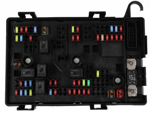 علبة فيوزات جمس سفانا 14/03⭐⭐⭐