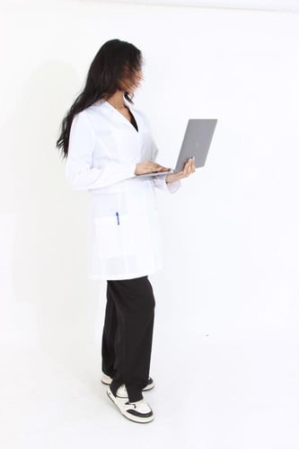 لابكوت ابيض