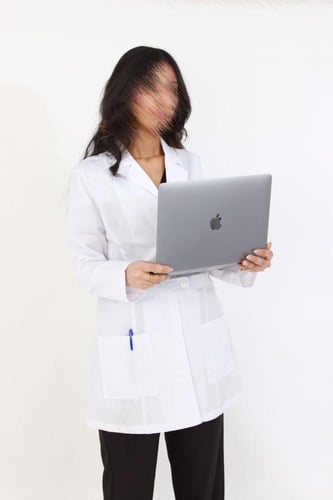 لابكوت ابيض