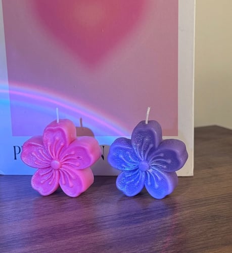 Luna candle لون بنفسجي