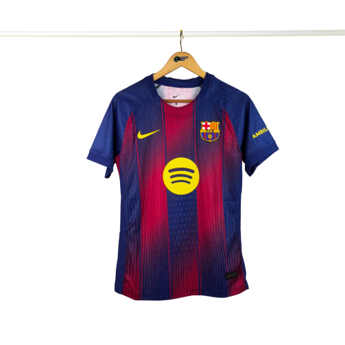 تيشيرت برشلونة الأساسي فئة لاعبين لموسم 2026 - 202...