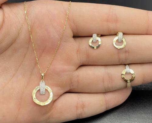 نص طقم ذهب عيار18 الوزن4.65..