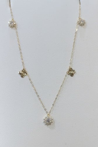 عقد ذهب عيار 18 الوزن التقريبي 0.8