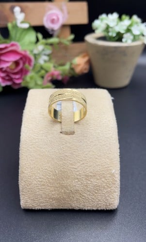 دبله ذهب عيار 18الوزن4.67 المقاس 7ونص امريكي