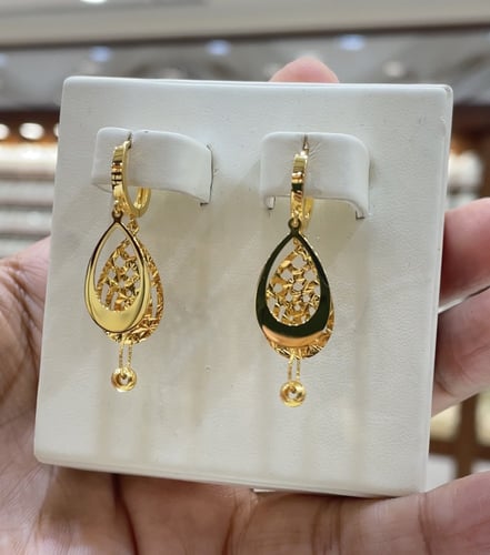 حلق ذهب عيار 21الوزن 4.72