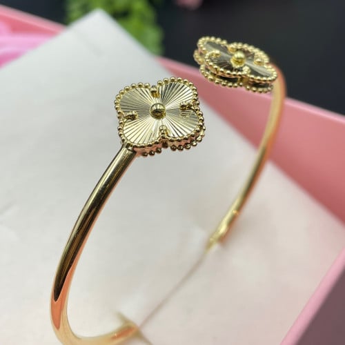 اسواره ذهب عيار18 وزن6.84