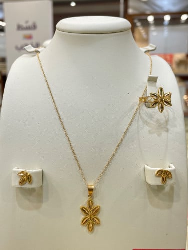 نص طقم ذهب عيار 21 وزن 5.22