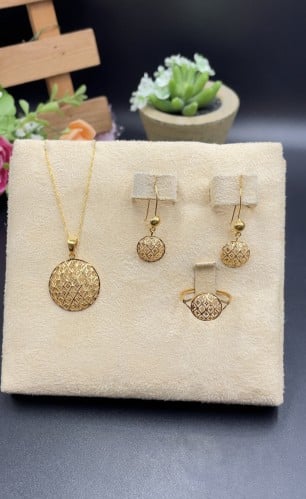 نص طقم ذهب عيار 21الوزن 5.83